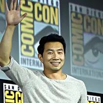 Simu Liu: tudo o que você precisa saber sobre a estrela de Shang-Chi