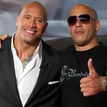 Vikings da Depressão - Dwayne Johnson, irmão gêmeo do The Rock, bolado em  Adão Negro 👀💪