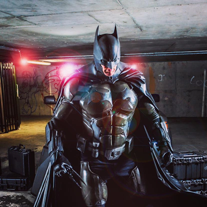 BATMAN ARKHAM ORIGINS: IRLANDÊS FAZ COSPLAY ÉPICO!