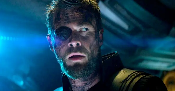 Chris Hemsworth diz estar cansado de fazer Thor e diz que filme é