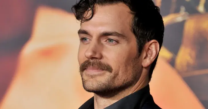 Henry Cavill quer interpretar o Capitão Britânia nos cinemas