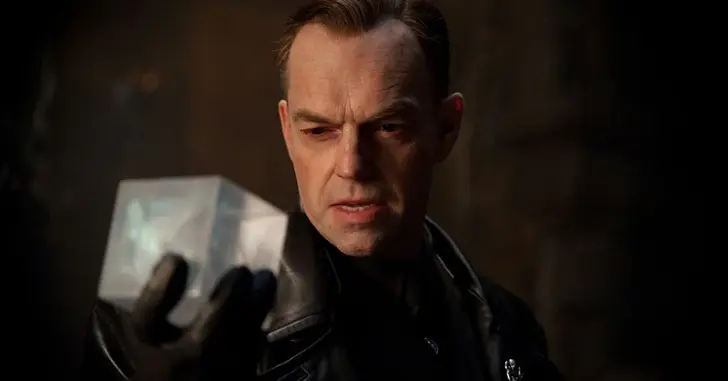 Hugo Weaving poderá ser o Caveira Vermelha - UNIVERSO HQ