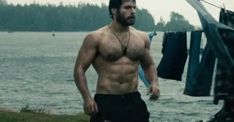 Altura de Henry Cavill