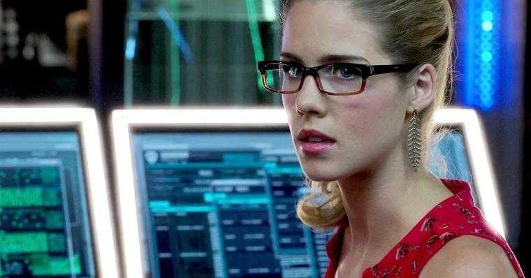 10 Coisas Que Voce Precisa Saber Sobre A Felicity Smoak De Arrow