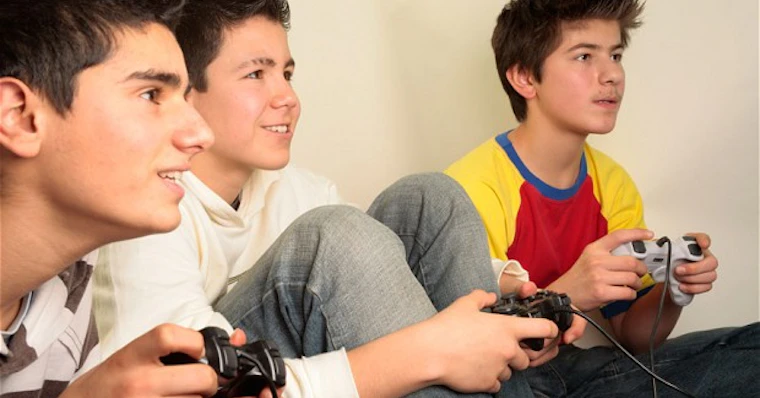 Só quem jogou esses dois CLÁSSICOS pode ser considerado gamer 👇🏼 :  r/gamesEcultura