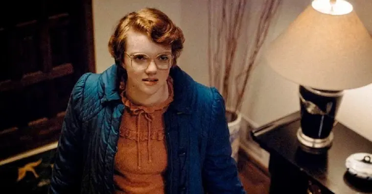 Stranger Things  Novo teaser mostra a piscina onde Barb morreu