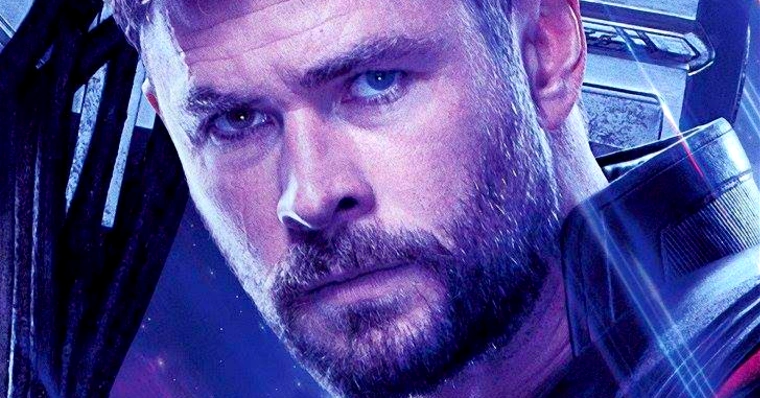 Astro de 'Thor', Chris Hemsworth mostra abdômen super definido em