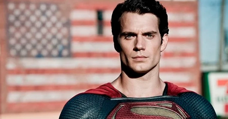 Henry Cavill filmou cenas como Superman para 'Adão Negro