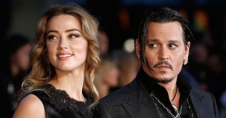 Defesa de Amber Heard lê mensagens violentas de Johnny Depp