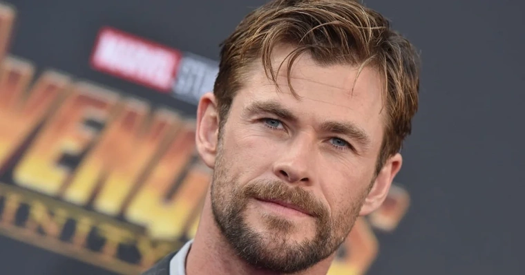 Chris Hemsworth aparece com visual irreconhecível nas gravações de